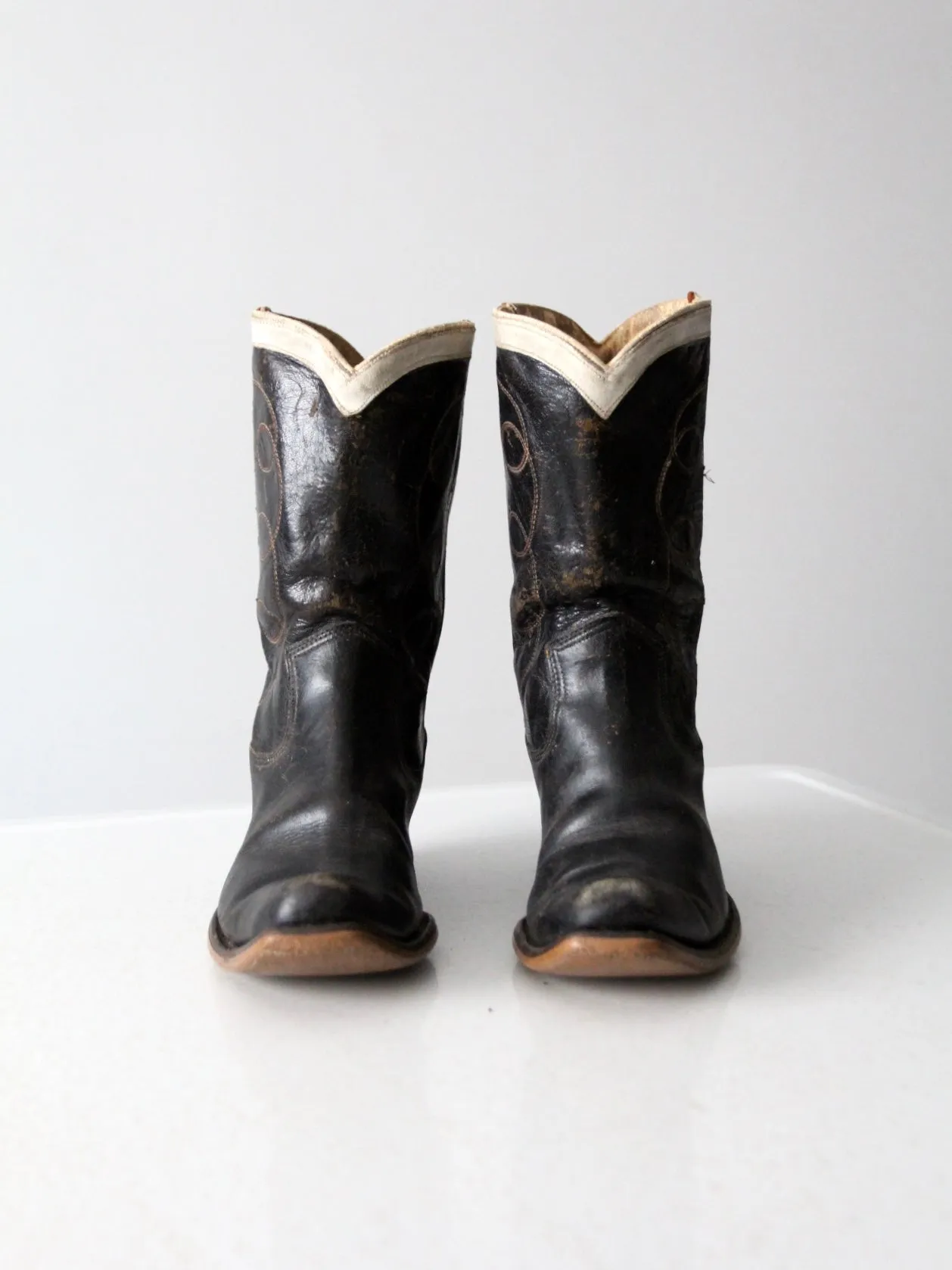 1950s Hoplalong Cassidy boots and record book