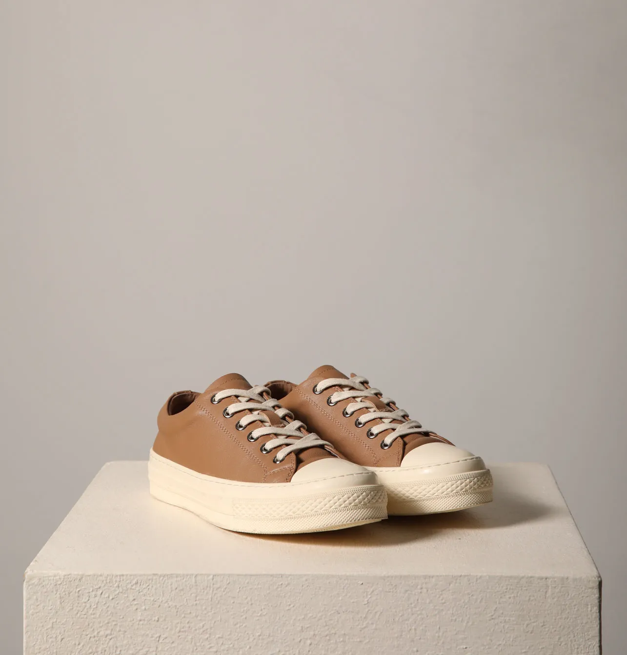 Aster Tennis Sneakers