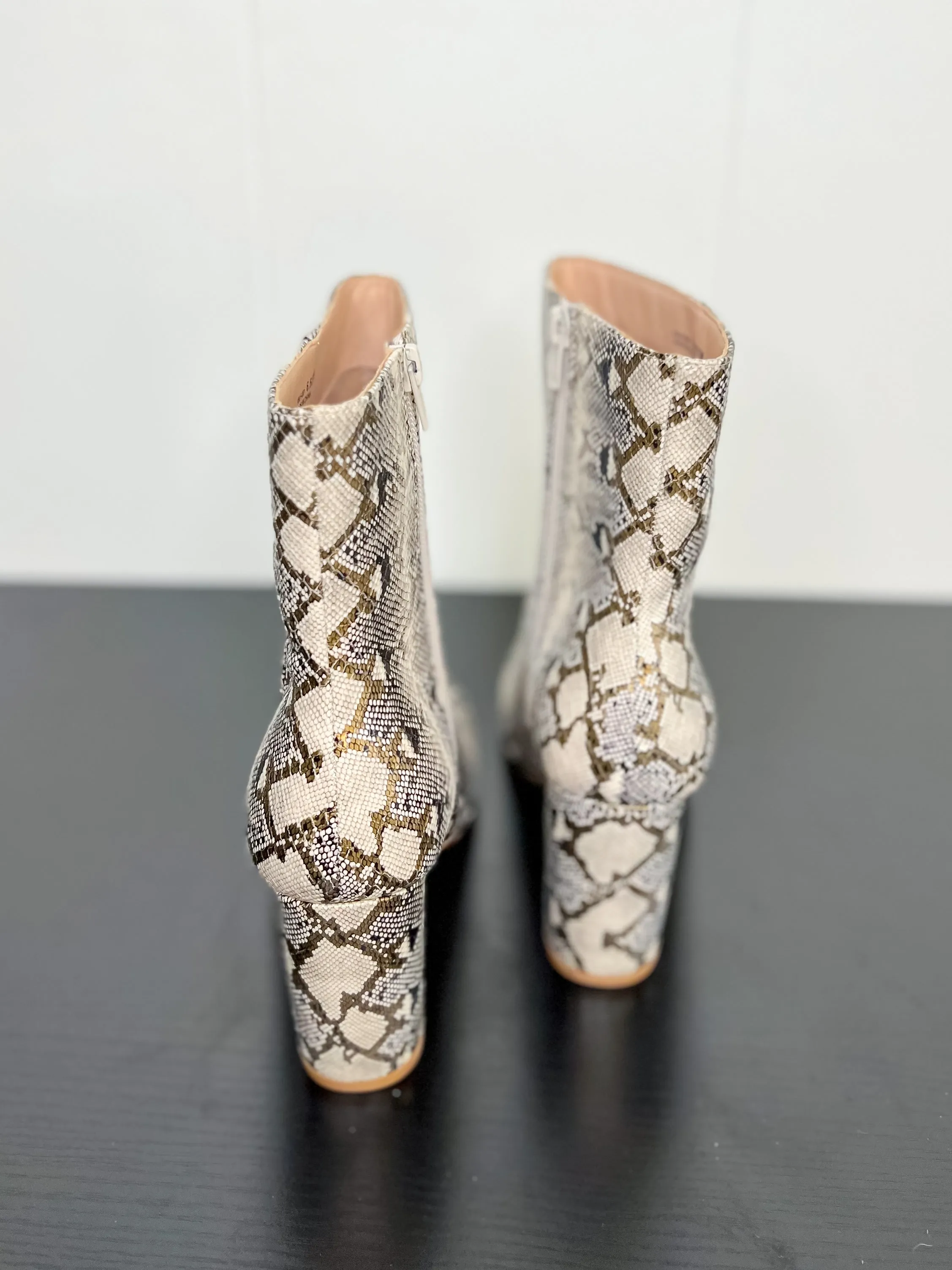 [Chinese Laundry] Kind Quirky Snake Bootie