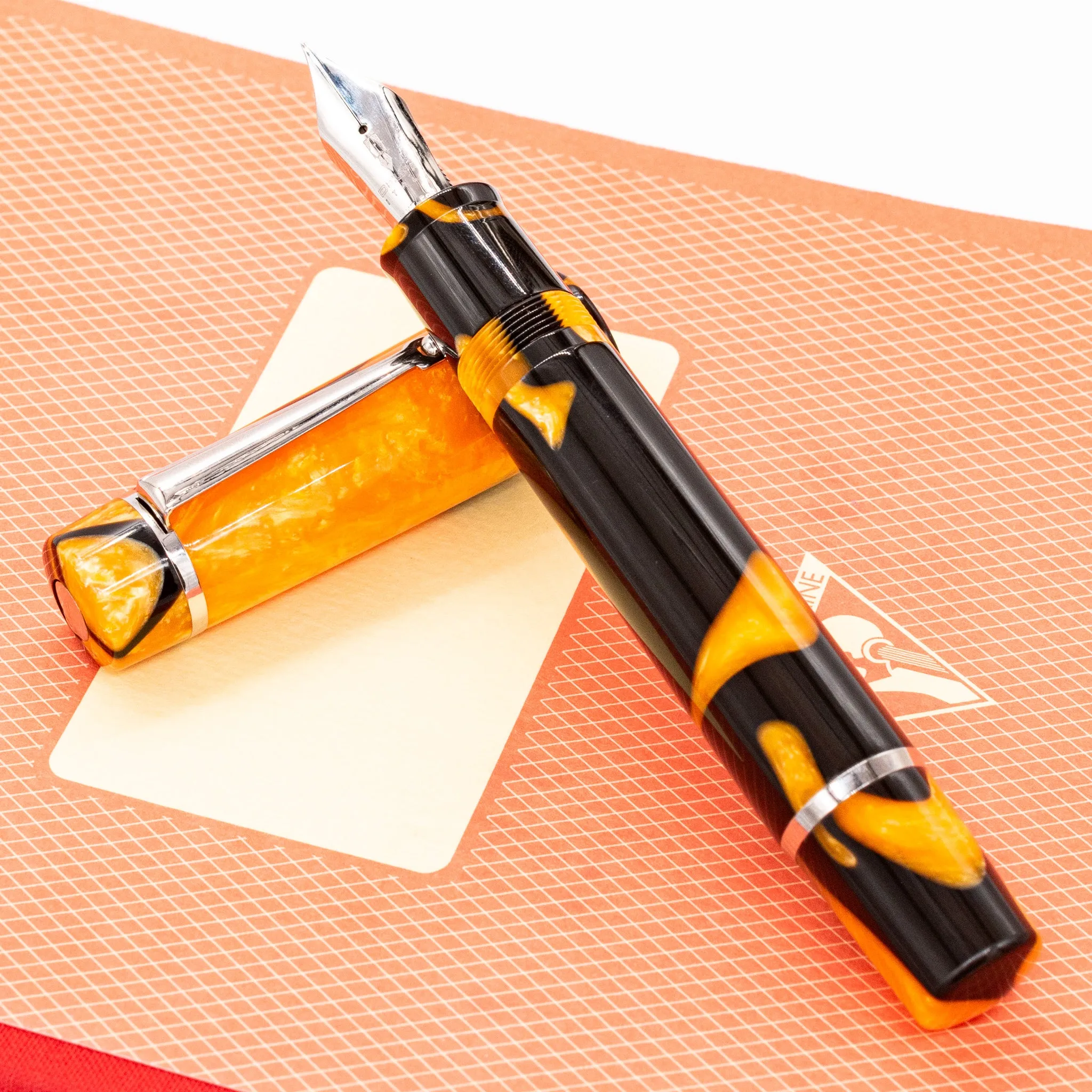 Delta DV Oversize Fountain Pen - Masterpiece