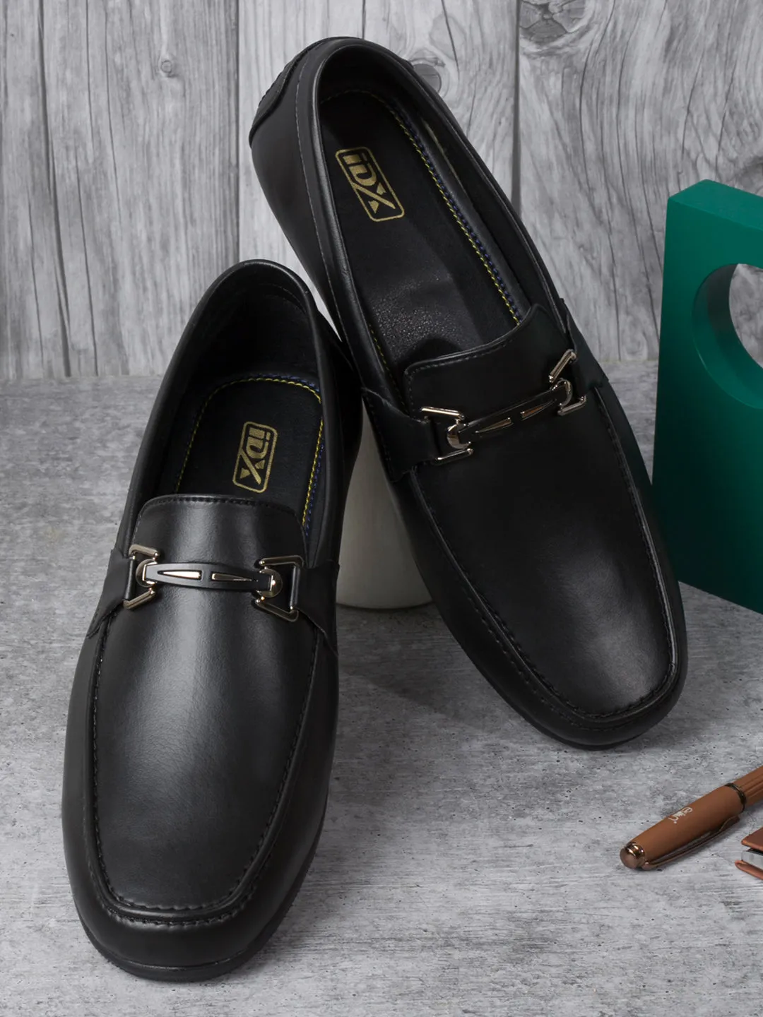 Men's Black Moc Toe Buckle Loafer (IX4117)