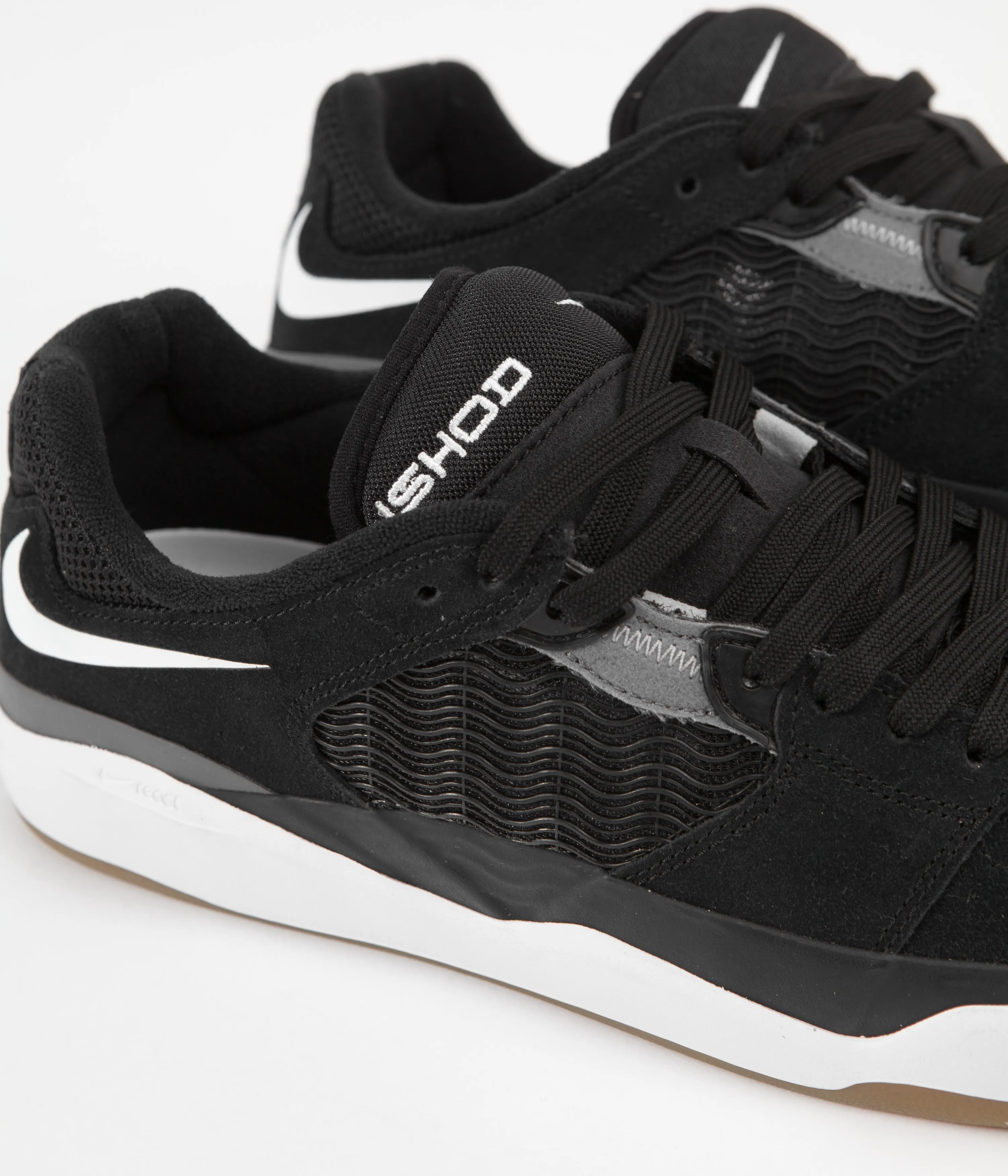 Nike SB Ishod Shoes - Black / White - Dark Grey - Black