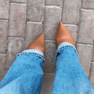 PIEZA BROWN PUMPS