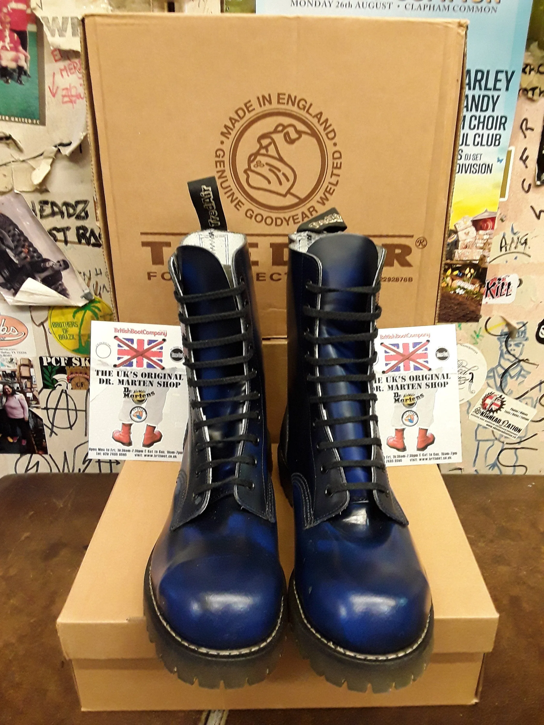 Tredair 10 Hole Navy Rub Off Made in England Steel