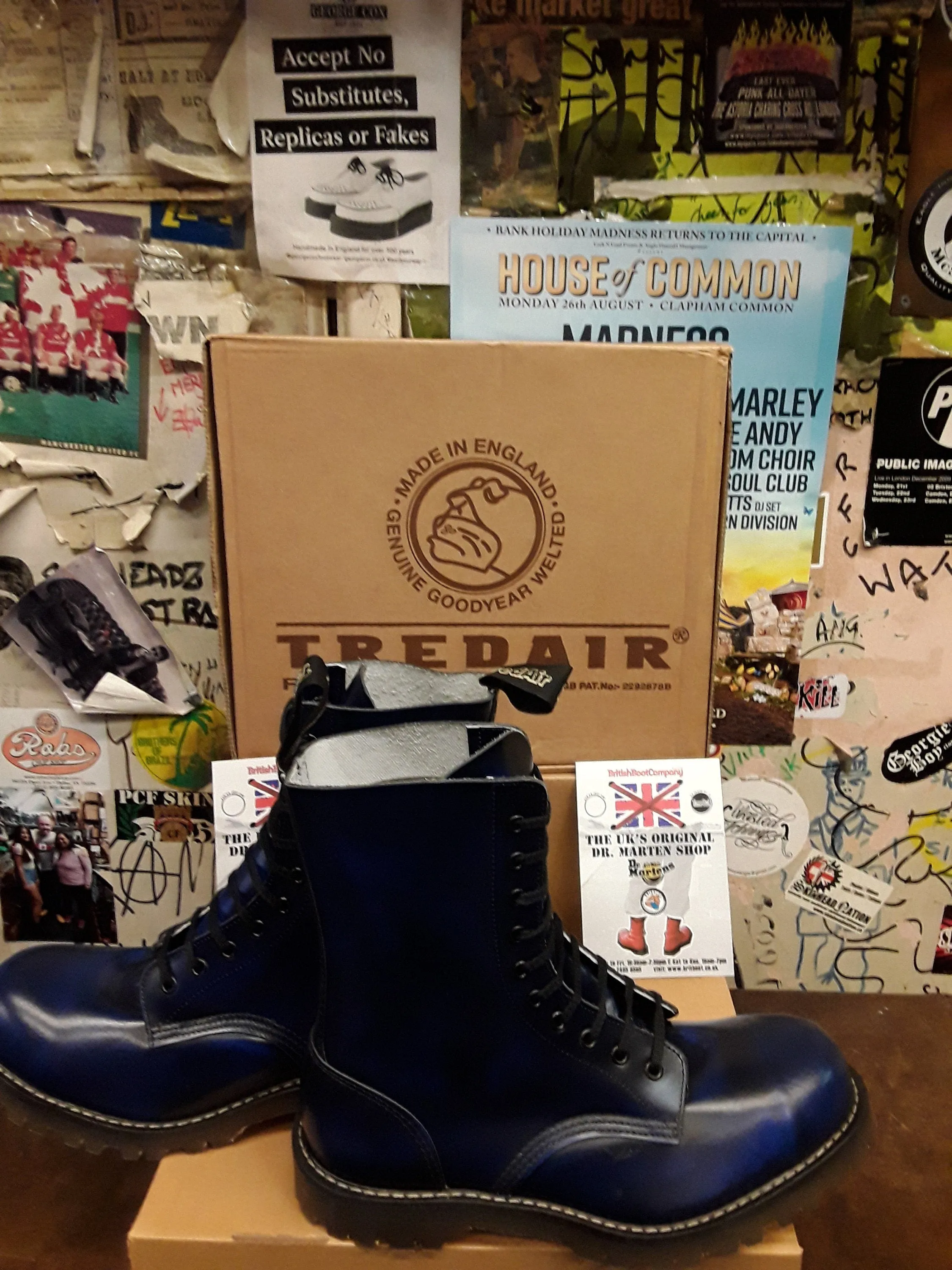 Tredair 10 Hole Navy Rub Off Made in England Steel