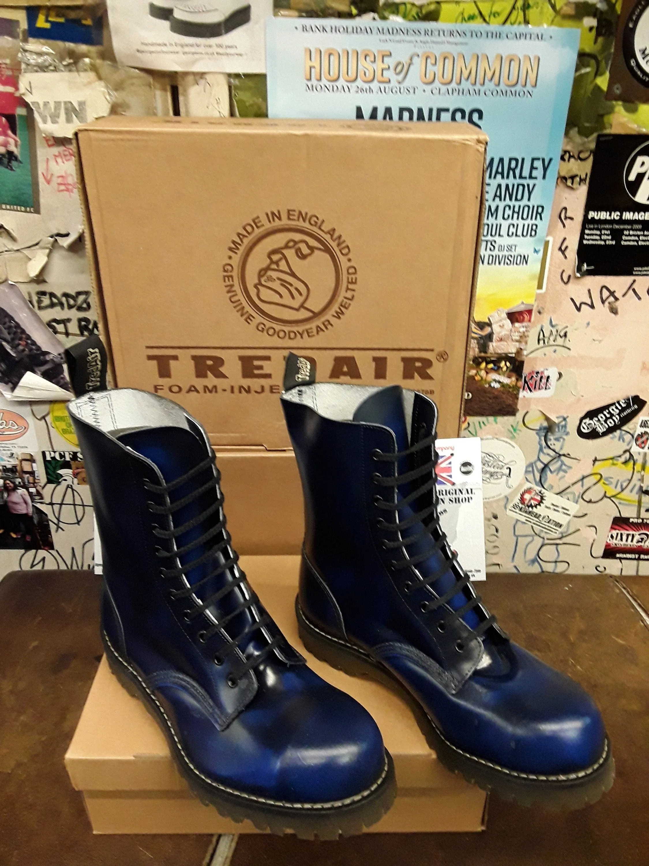 Tredair 10 Hole Navy Rub Off Made in England Steel