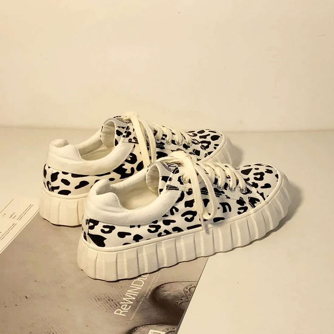 Women's Preppy Style Leopard Print Canvas Sneakers
